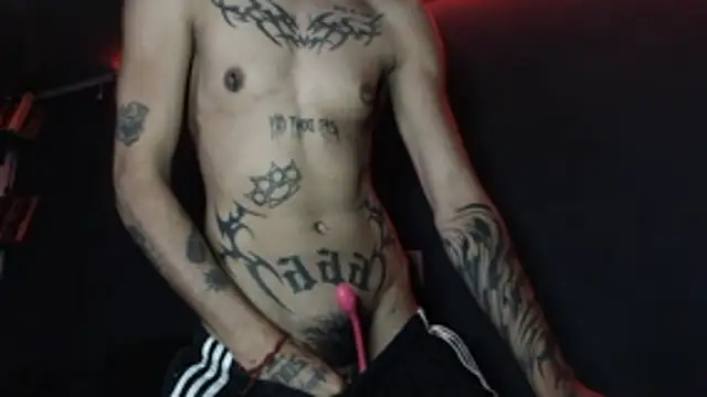 Snapshot of Gowtherr_ chatting on December 2025 11:33:02 PM Gowtherr online show from December 2025 11:33:02 PM