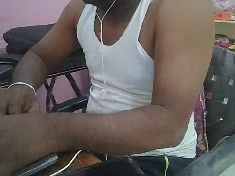 Snapshot of ITGuyhyd chatting on November 2025 08:41:01 AM ITGuyhyd online show from November 2025 08:41:01 AM