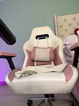 sharon leone26 online show from December 2025 11:59:01 AM