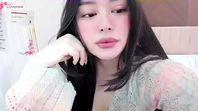 Snapshot of tenderlybaee chatting on December 2024 05:09:02 AM tenderlybaee online show from December 2024 05:09:02 AM