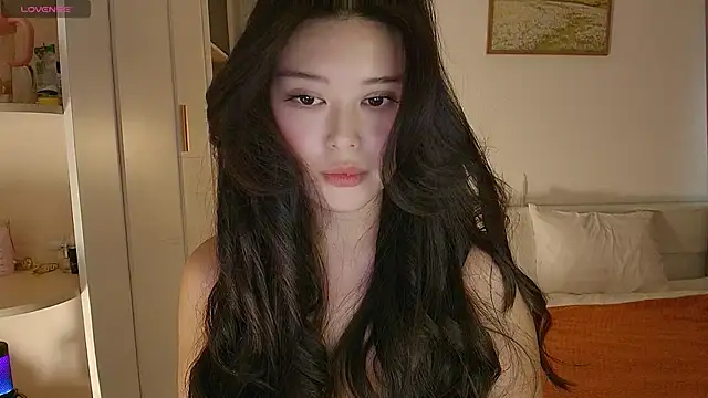 Snapshot of tenderlybaee chatting on November 2025 04:35:01 AM tenderlybaee online show from November 2025 04:35:01 AM