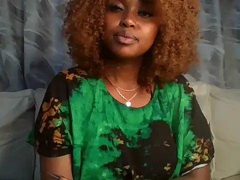 Snapshot of Chocolate_queen2 chatting on January 2025 07:59:01 AM Chocolate queen2 online show from January 2025 07:59:01 AM