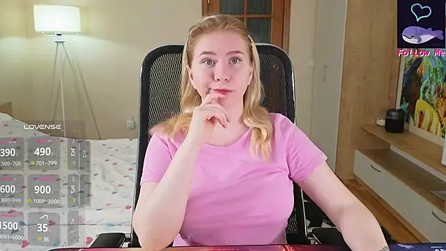 D0nna  online show from February 2025 09:46:01 PM