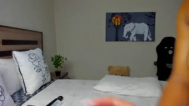 Renee-18 online show from February 2026 04:33:01 AM