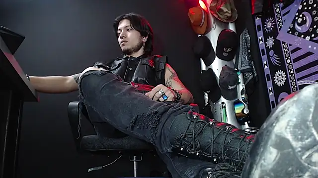 Dicaprioo  online show from March 2025 05:28:01 PM