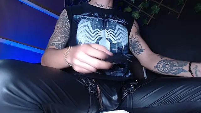 Dicaprioo  online show from October 2025 05:39:02 AM