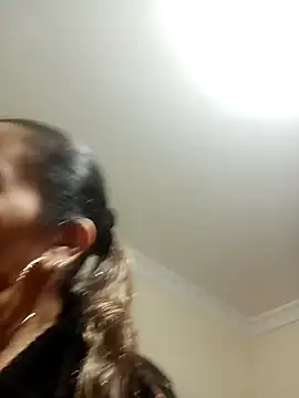 Snapshot of LITLESTAR chatting on November 2025 04:44:01 PM LITLESTAR online show from November 2025 04:44:01 PM