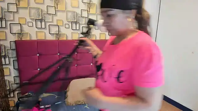 Snapshot of LITLESTAR chatting on November 2025 06:29:01 PM LITLESTAR online show from November 2025 06:29:01 PM