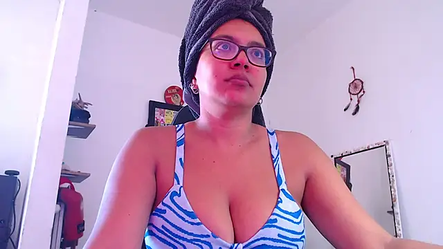 Snapshot of Rachell__420 chatting on November 2025 01:32:02 PM Rachell 420 online show from November 2025 01:32:02 PM