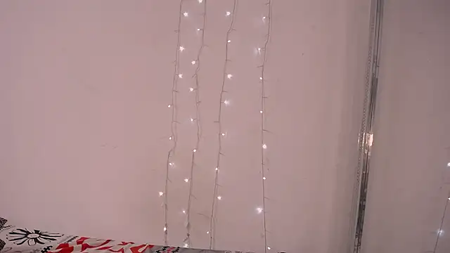 Mia  reys online show from December 2024 04:40:02 PM