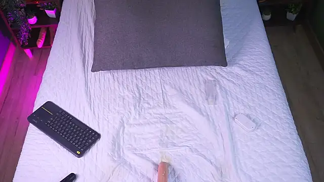 Snapshot of RaquelLust chatting on March 2025 07:38:02 AM RaquelLust online show from March 2025 07:38:02 AM