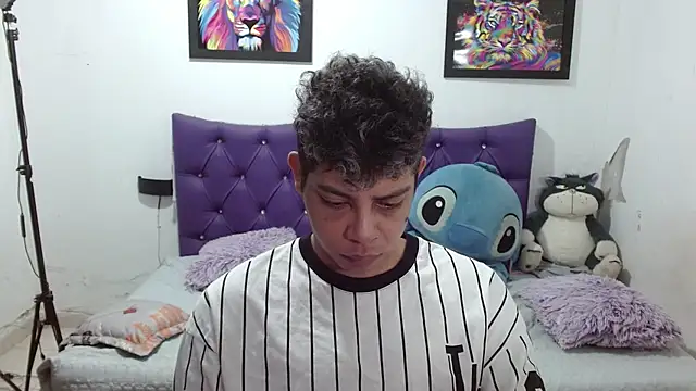 Snapshot of Wiiliam_20 chatting on April 2026 02:33:02 PM Wiiliam 20 online show from April 2026 02:33:02 PM