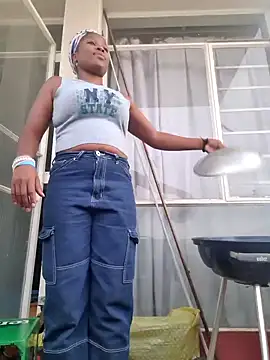 Snapshot of PerfectionBerrie chatting on February 2025 03:01:02 PM PerfectionBerrie online show from February 2025 03:01:02 PM