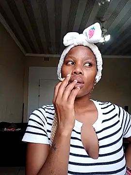 Snapshot of PerfectionBerrie chatting on February 2026 04:16:02 PM PerfectionBerrie online show from February 2026 04:16:02 PM