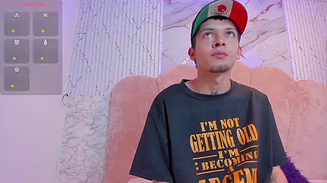 Snapshot of kendalltaylorr chatting on January 2025 02:45:02 AM kendalltaylorr online show from January 2025 02:45:02 AM