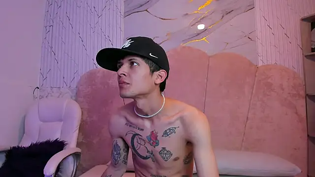 Snapshot of kendalltaylorr chatting on March 2025 02:48:01 AM kendalltaylorr online show from March 2025 02:48:01 AM