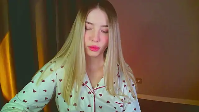 mia raspberrie online show from January 2025 10:17:01 AM