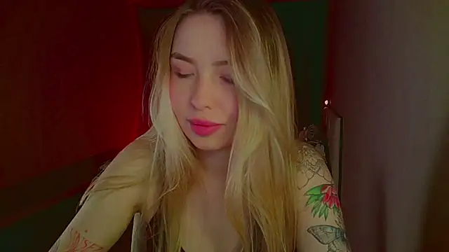 mia raspberrie online show from March 2025 11:09:02 PM