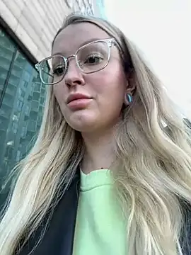 Teya moon  online show from January 2025 10:38:02 AM