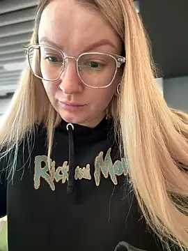 Teya moon  online show from January 2025 11:50:01 AM