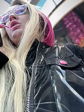 Teya moon  online show from February 2025 12:03:02 PM