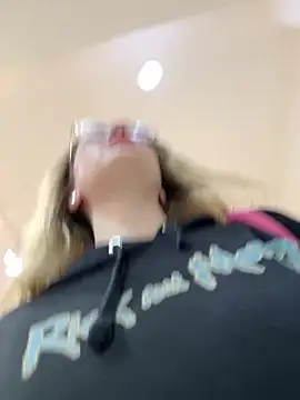 Teya moon  online show from October 2025 09:10:02 AM