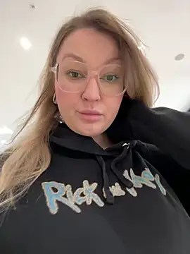 Teya moon  online show from January 2026 11:03:02 AM