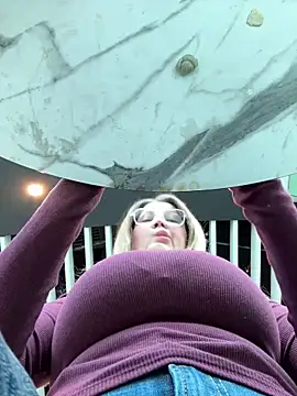 Teya moon  online show from April 2026 12:54:01 PM