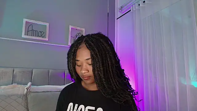 Anneth  M online show from March 2025 10:51:01 PM