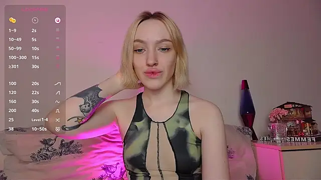 Snapshot of cheryl_mason chatting on December 2024 12:30:01 AM cheryl mason online show from December 2024 12:30:01 AM