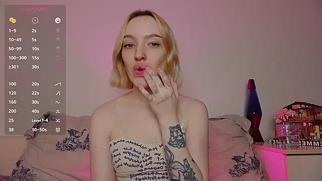 Snapshot of cheryl_mason chatting on December 2024 01:07:01 AM cheryl mason online show from December 2024 01:07:01 AM