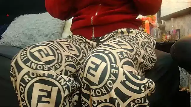 Snapshot of hairy_pussywet chatting on December 2024 07:07:02 PM hairy pussywet online show from December 2024 07:07:02 PM