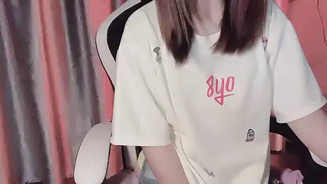 Snapshot of _Ely_ chatting on March 2025 06:37:02 PM Ely online show from March 2025 06:37:02 PM