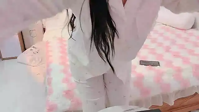 Snapshot of _Ely_ chatting on September 2025 01:45:02 PM Ely online show from September 2025 01:45:02 PM