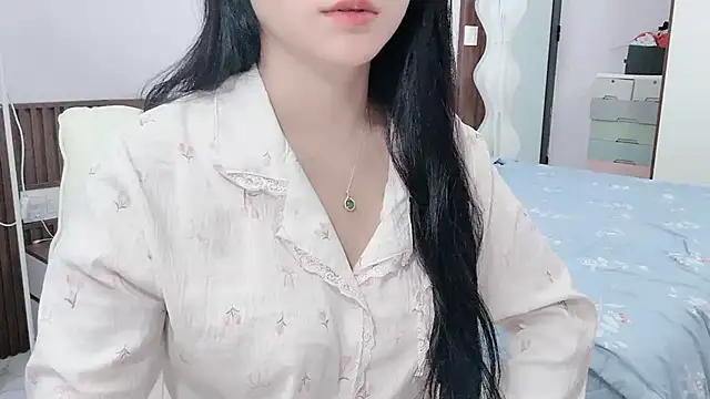 Snapshot of _Ely_ chatting on October 2025 04:22:01 AM Ely online show from October 2025 04:22:01 AM