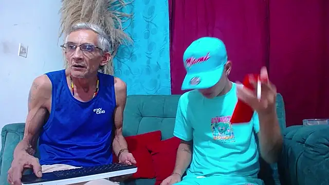 Snapshot of Leon_hot_X chatting on January 2025 10:06:01 PM Leon hot X online show from January 2025 10:06:01 PM