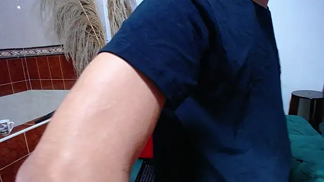 Snapshot of Leon_hot_X chatting on February 2025 12:22:02 AM Leon hot X online show from February 2025 12:22:02 AM