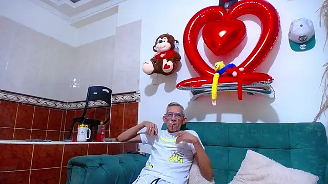 Snapshot of Leon_hot_X chatting on February 2025 12:41:01 AM Leon hot X online show from February 2025 12:41:01 AM