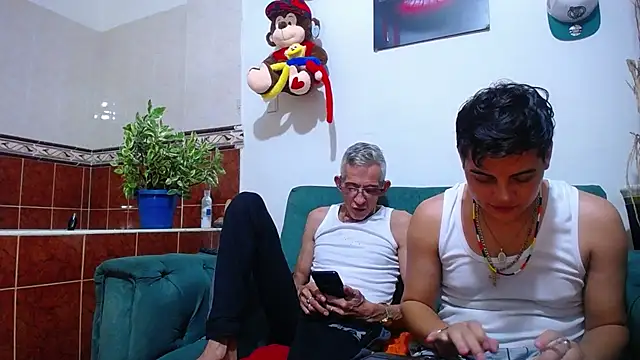 Snapshot of Leon_hot_X chatting on February 2025 02:49:01 AM Leon hot X online show from February 2025 02:49:01 AM