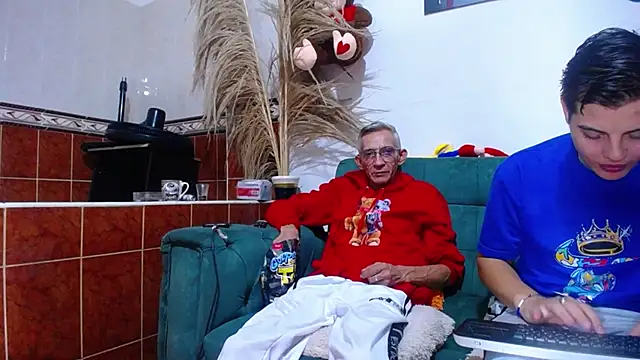 Snapshot of Leon_hot_X chatting on February 2025 03:37:01 AM Leon hot X online show from February 2025 03:37:01 AM