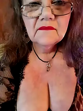 Snapshot of Snezhana chatting on March 2025 12:39:02 AM Snezhana online show from March 2025 12:39:02 AM