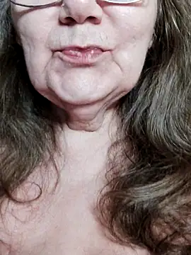 Snapshot of Snezhana chatting on March 2026 01:53:02 AM Snezhana online show from March 2026 01:53:02 AM