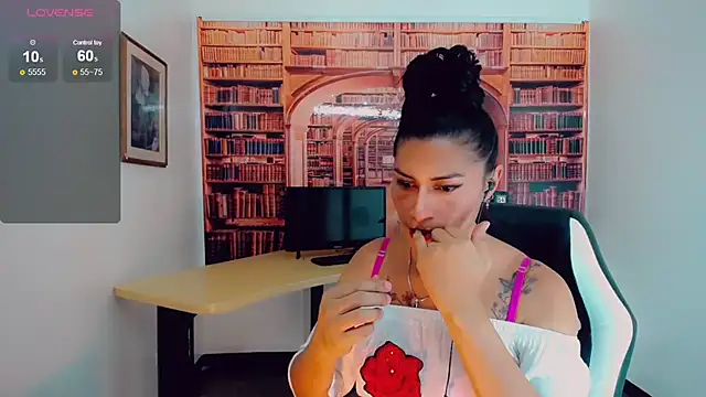 khiara moretti online show from January 2025 01:37:02 AM