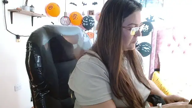 Snapshot of MsJossie chatting on October 2025 03:28:02 AM MsJossie online show from October 2025 03:28:02 AM