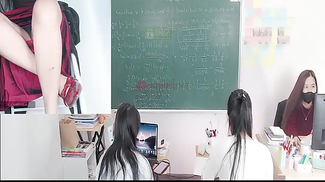 Snapshot of _Math_ chatting on January 2026 01:54:01 AM Math online show from January 2026 01:54:01 AM