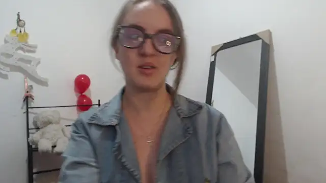 Snapshot of Venus_Santana chatting on December 2024 09:48:01 PM Venus Santana online show from December 2024 09:48:01 PM