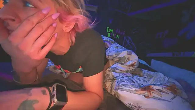 Snapshot of watermellonpussy chatting on January 2025 10:57:01 AM watermellonpussy online show from January 2025 10:57:01 AM