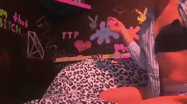 Snapshot of watermellonpussy chatting on January 2025 08:45:02 AM watermellonpussy online show from January 2025 08:45:02 AM