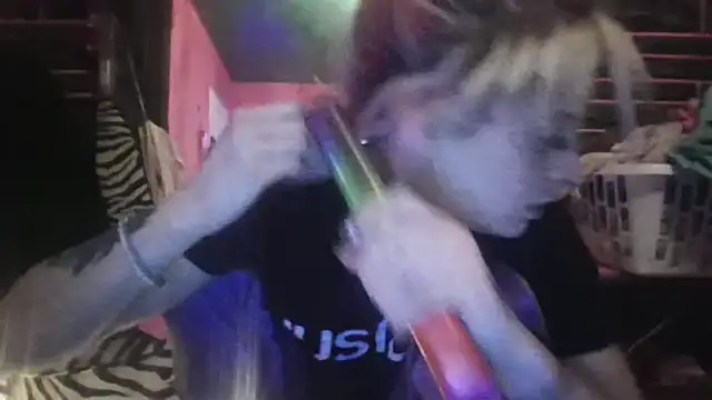 Snapshot of watermellonpussy chatting on February 2025 07:05:01 AM watermellonpussy online show from February 2025 07:05:01 AM