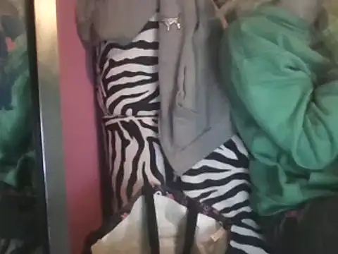 Snapshot of watermellonpussy chatting on February 2025 09:04:02 AM watermellonpussy online show from February 2025 09:04:02 AM